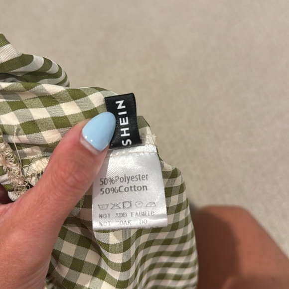 Cute Patterned Crop top - Picture 3 of 4